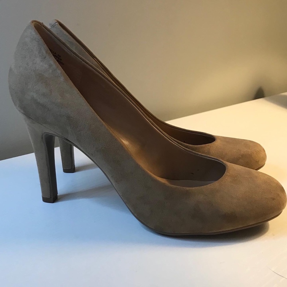 High Heel Pumps